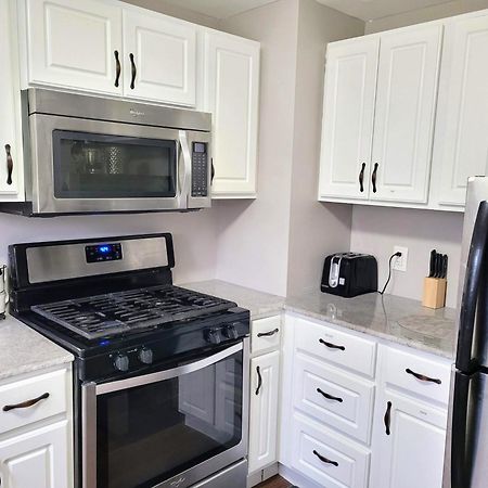 Apartment With Brand New Furniture And Large Parking West Seneca Exterior photo