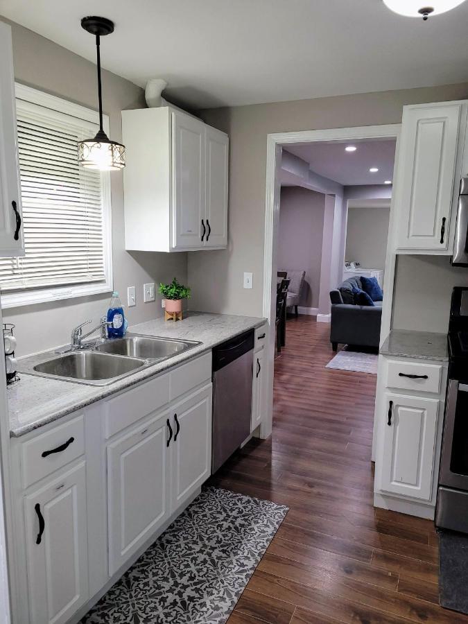 Apartment With Brand New Furniture And Large Parking West Seneca Exterior photo